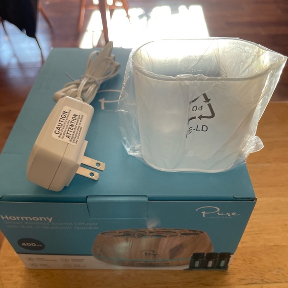 Great Christmas gift Like New Pure Daily Living Bluetooth Diffuser - Picture 4 of 7
